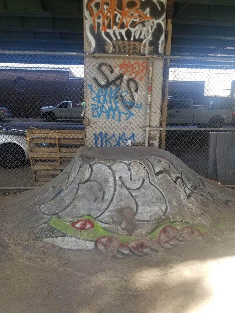 9th and Poplar photo 3